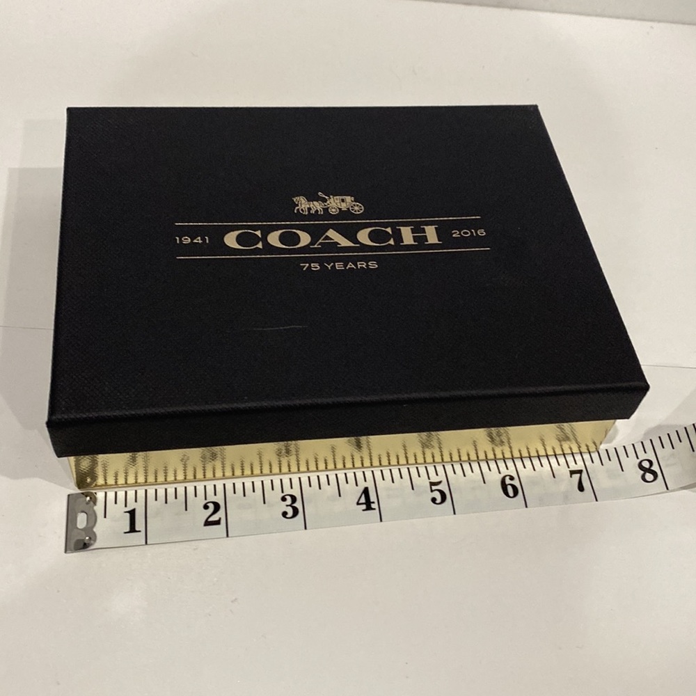 Coach Gift Box - Picture 6 of 7